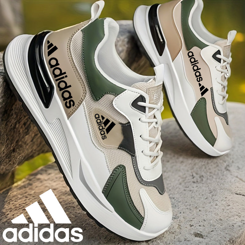 Lélegző hálós anyagból készült, fűzős Adidas sportcipő, minden évszakra alkalmas.