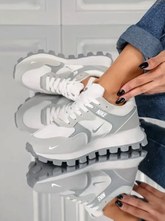 Nike® női tornacipő