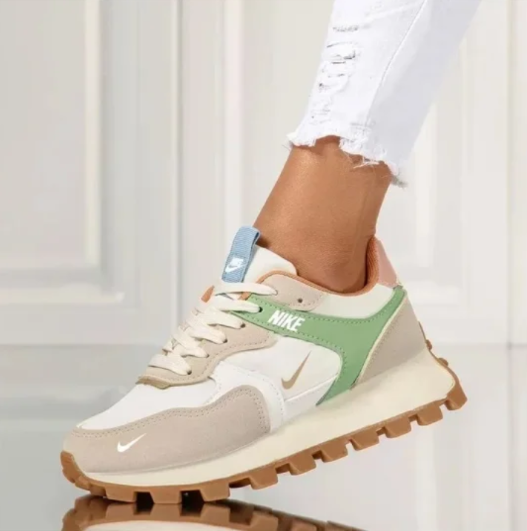 Nike® női tornacipő