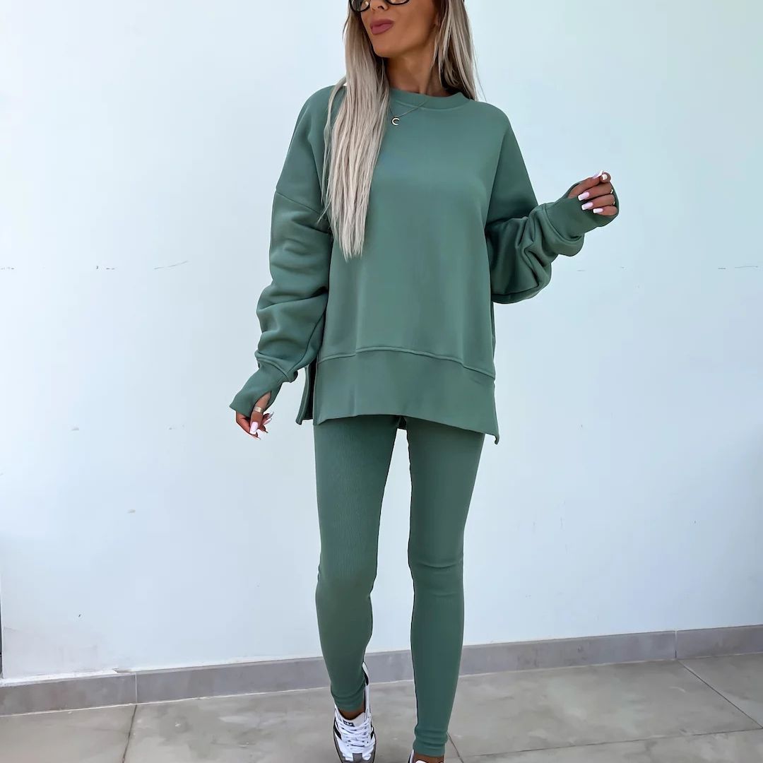 Kényelmes oversize pulóver és leggings szett